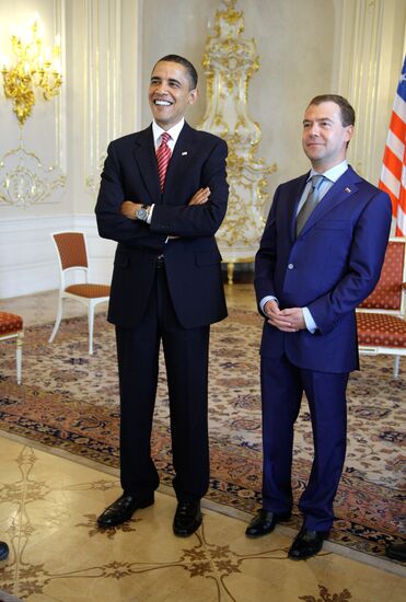 Dmitry Medvedev meets Barack Obama