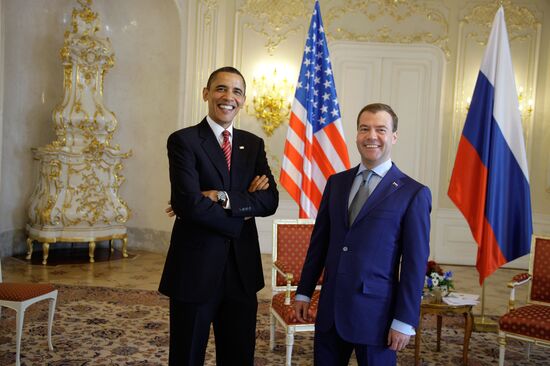 Dmitry Medvedev meets Barack Obama