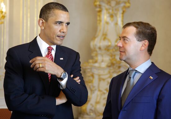 Dmitry Medvedev meets Barack Obama