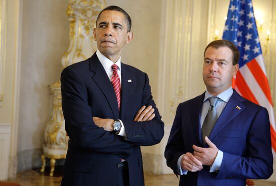 Dmitry Medvedev meets Barack Obama