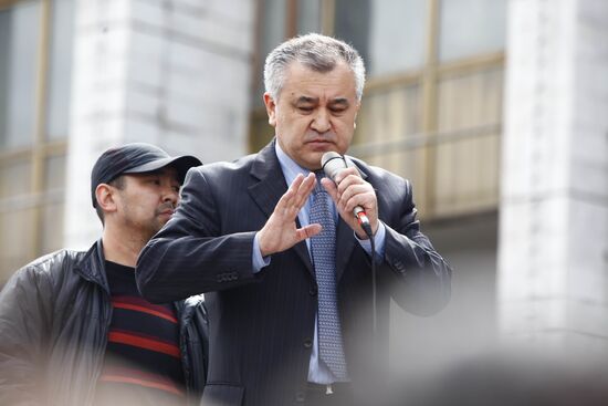 Omurbek Tekebayev
