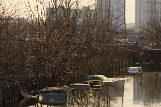 Flood hits garage cooperative "Almaz" in Moscow