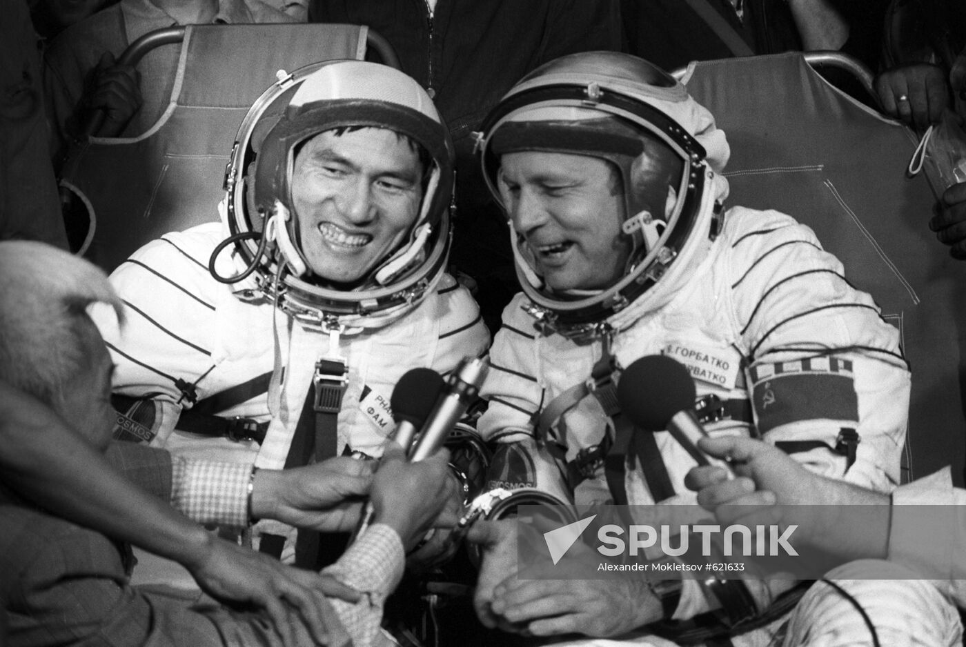 Soyuz-37 spaceship crew