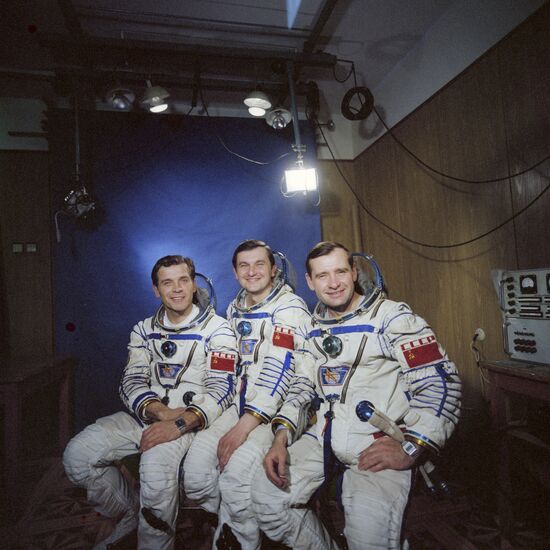 Crew of space ship "Soyuz T-8"