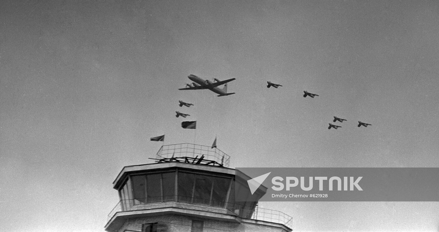 Yuri Gagarin's arrival to Vnukovo airport