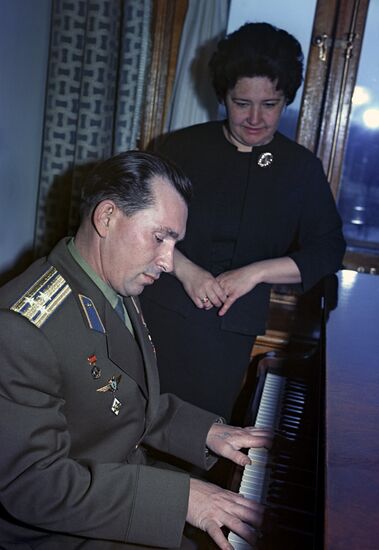 Cosmonaut Pavel Belyaev with his wife