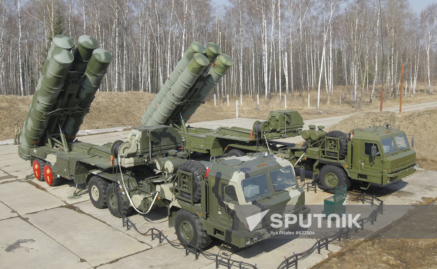 S-400 Triumph anti-aircraft missile complex (AAMC)