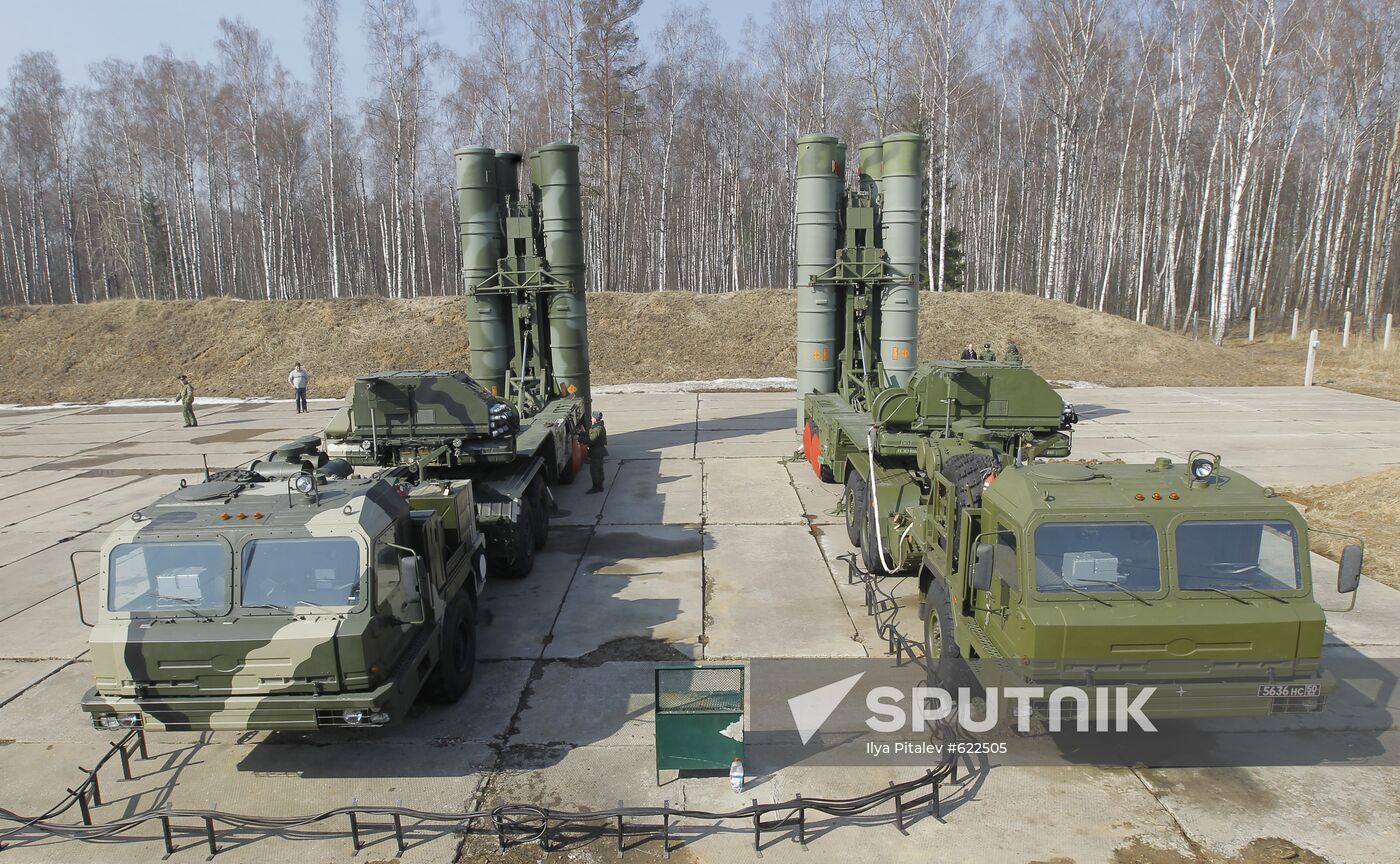 S-400 Triumph anti-aircraft missile complex (AAMC)
