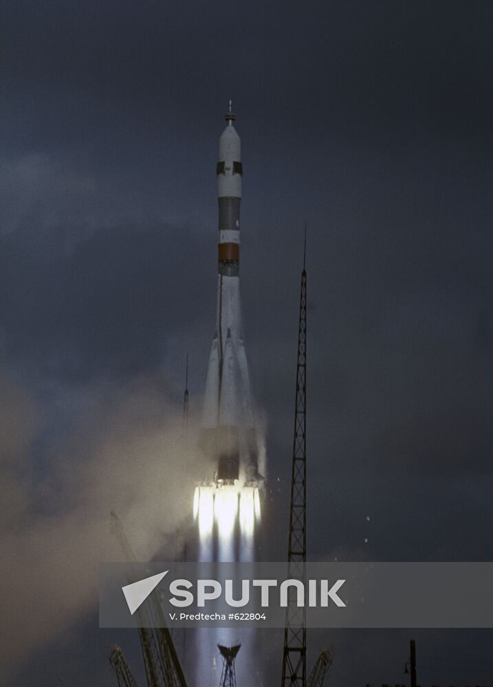 Soyuz-8 spaceship launch