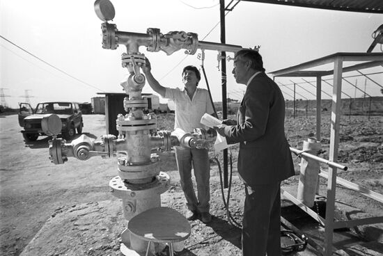 Abdumundy Sultankhojaev and Elyer Rakhimov