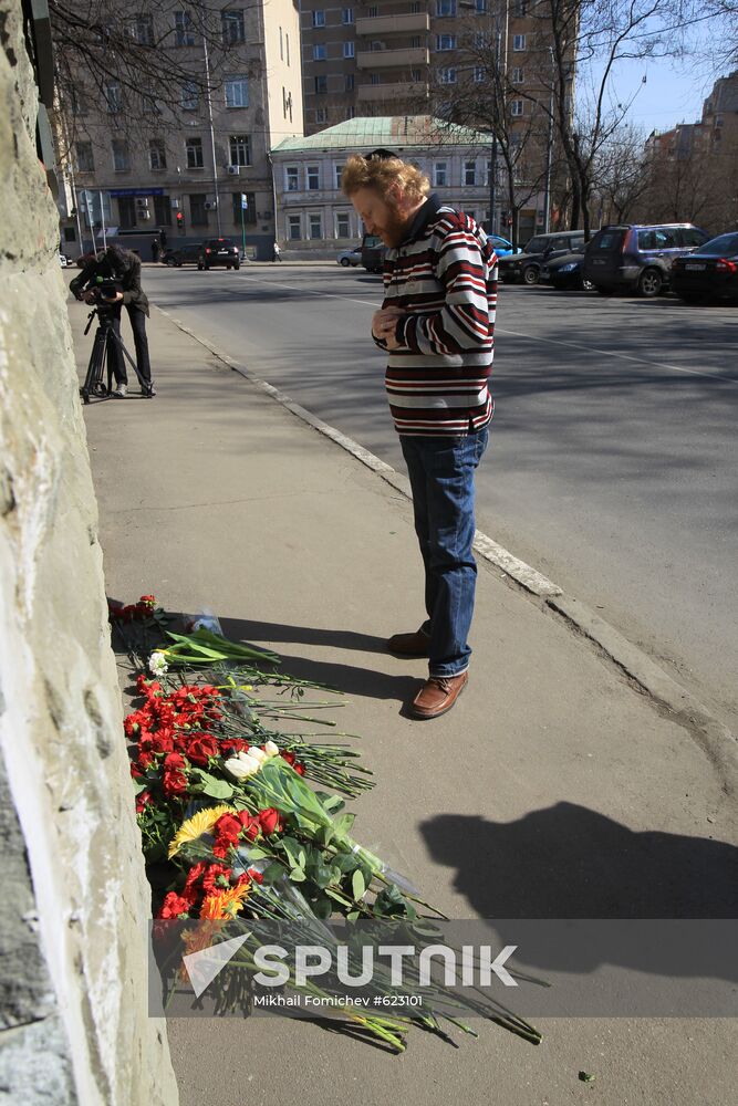 Polish Embassy in Moscow mourns plane crash victims