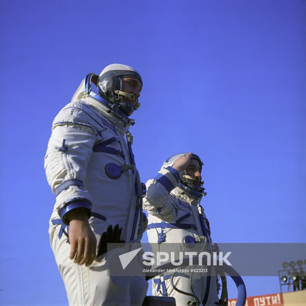 Pilot-cosmonauts Pyotr Klimuk and Valentin Lebedev