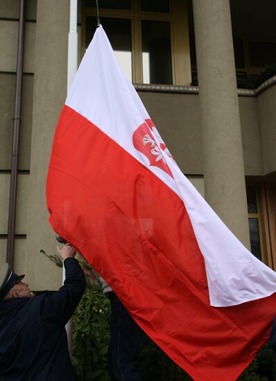 Polish Consulate General in Kaliningrad mourns crash victims
