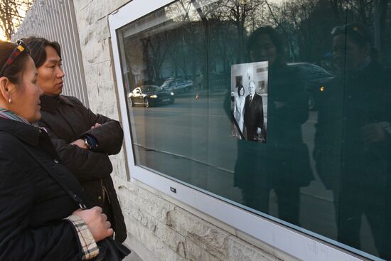 Polish Embassy in Moscow mourns plane crash victims