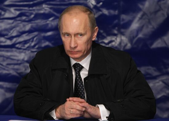 Vladimir Putin chairs meeting at Severny airport near Smolensk