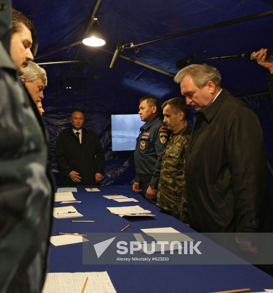 Vladimir Putin chairs meeting at Severny airport near Smolensk