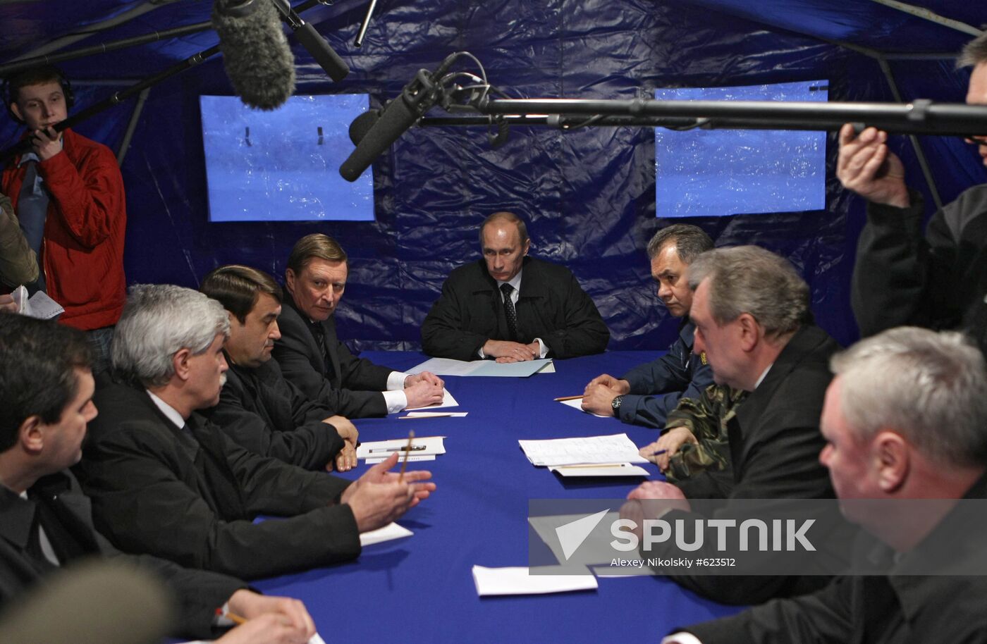 Vladimir Putin chairs meeting at Severny airport near Smolensk