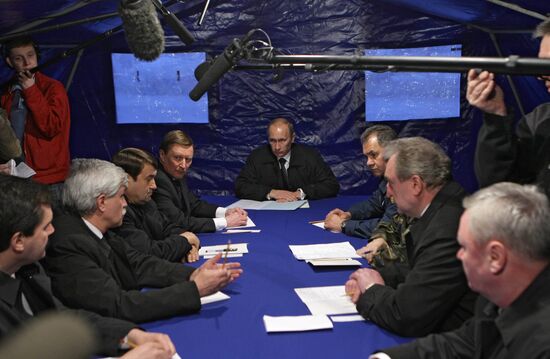 Vladimir Putin chairs meeting at Severny airport near Smolensk