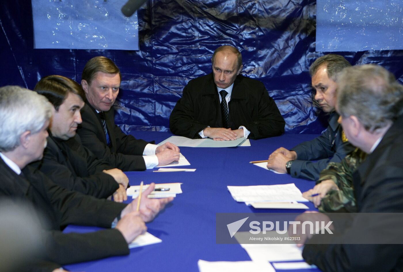 Vladimir Putin chairs meeting at Severny airport near Smolensk