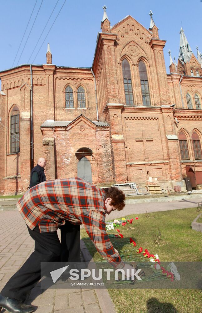 Smolensk residents mourning over plane crash victims