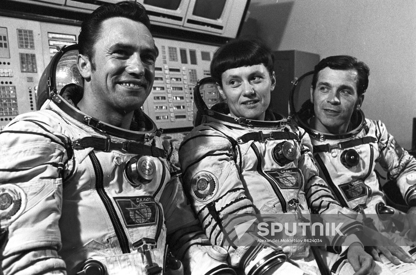 Crew members of space ship Soyuz T-7