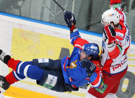 Kontinental Hockey League. MVD vs. Lokomotiv