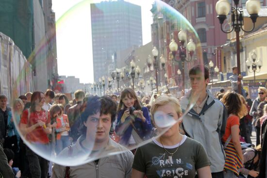 Soap Bubble Festival in Stary Arbat, Moscow