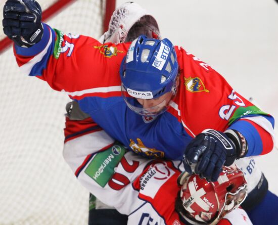 Hockey. KHL. Play-off. MVD vs. Lokomotiv