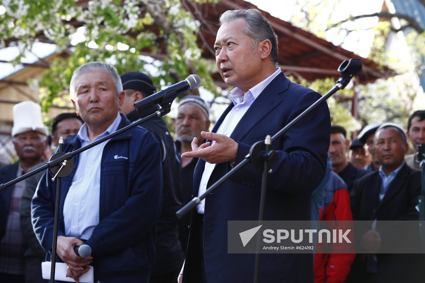 Rally in Kurmanbek Bakiyev's home village Teyit