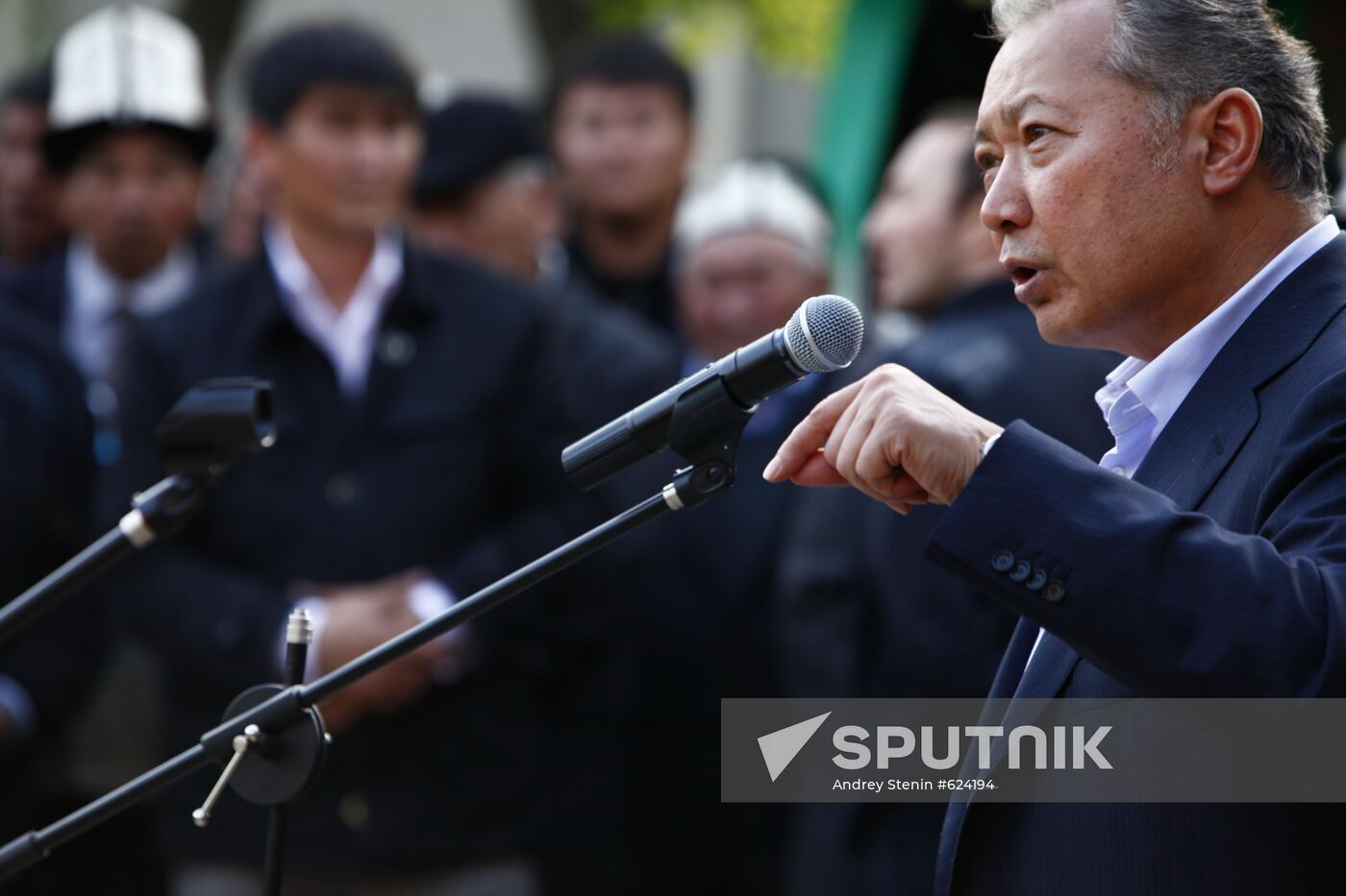 Rally in Kurmanbek Bakiyev's home village Teyit