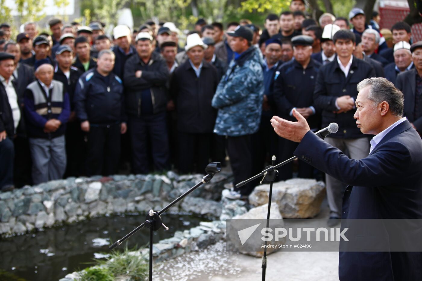 Rally in Kurmanbek Bakiyev's home village Teyit