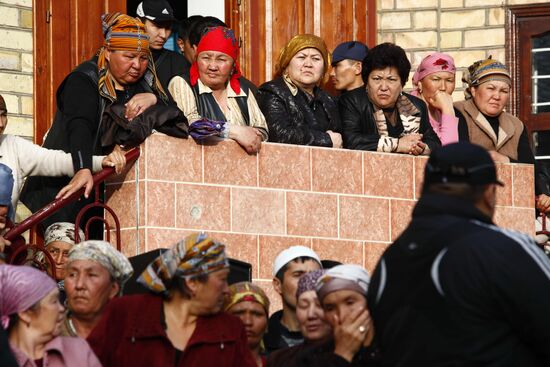 Rally in Kurmanbek Bakiyev's home village Teyit