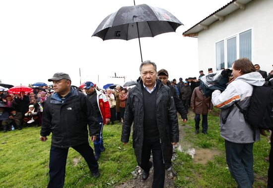 Kurbanbek Bakiyev at his supporters' rally