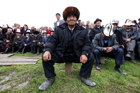 Kurbanbek Bakiyev's supporters