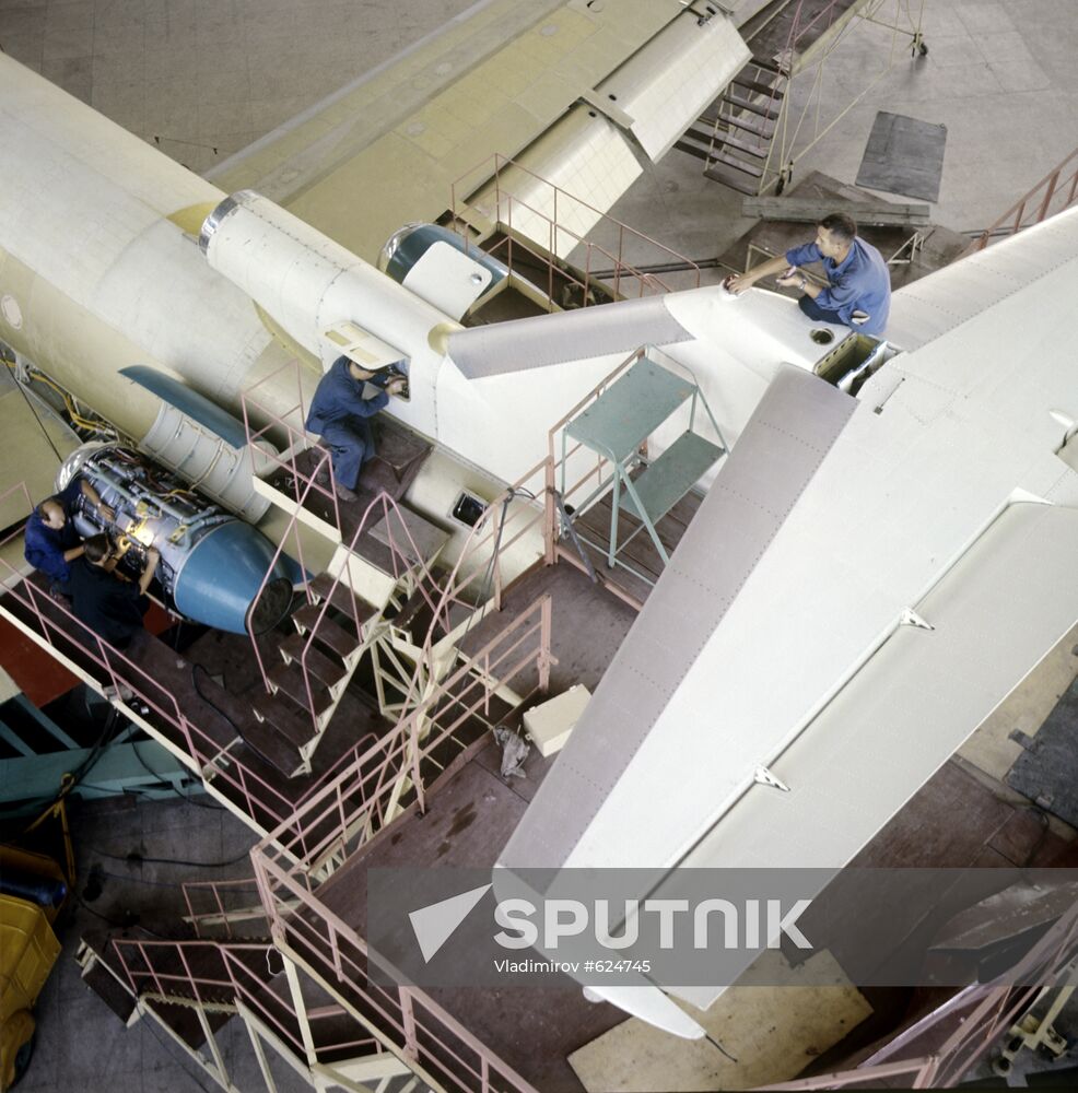 Yak-40 airliner assembly