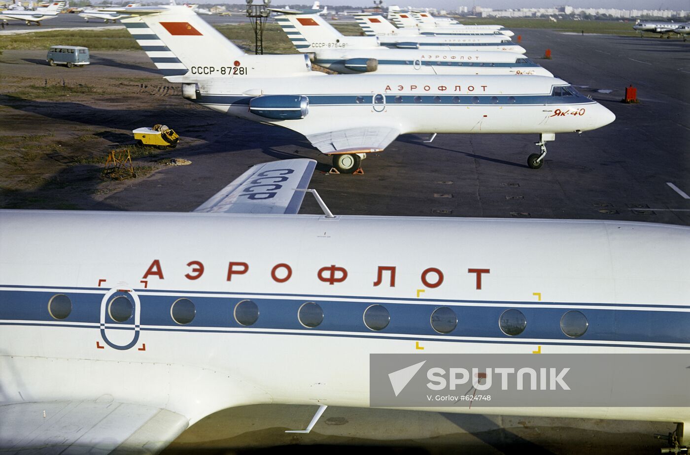 Yak-40 airliners
