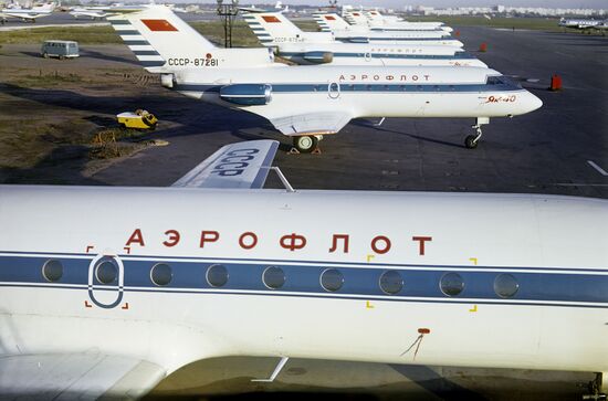 Yak-40 airliners