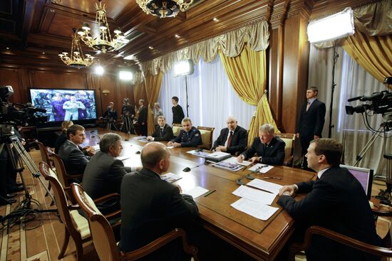 Dmitry Medvedev meets with space industry executives