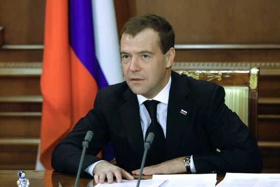 Dmitry Medvedev meets with space industry executives