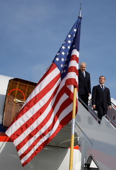 Dmitry Medvedev arrives in Washington DC