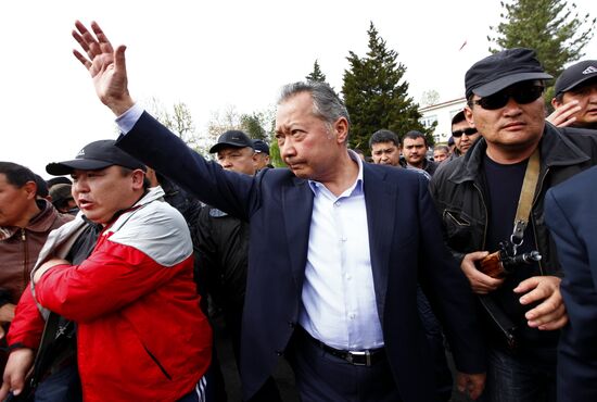 Kurmanbek Bakiyev attends rally of his supporters