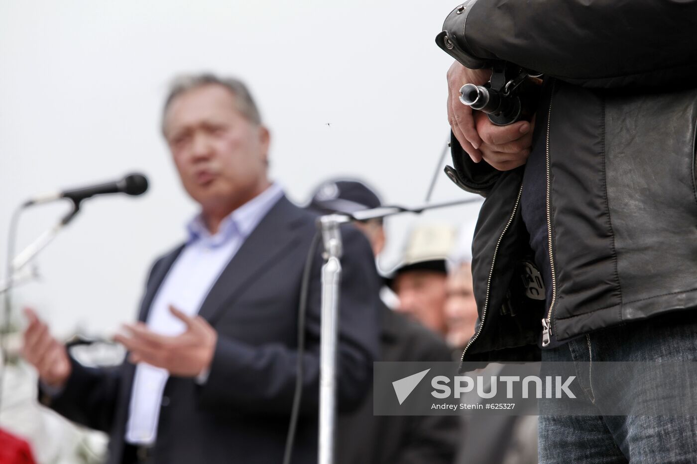 Kurmanbek Bakiyev attends rally of his supporters