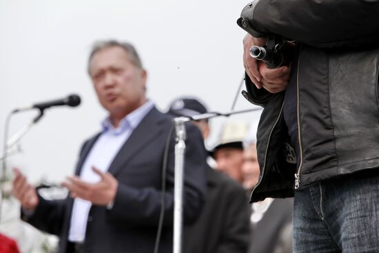 Kurmanbek Bakiyev attends rally of his supporters