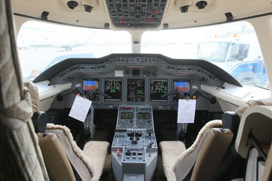 Cockpit of new Hawker 4000 plane