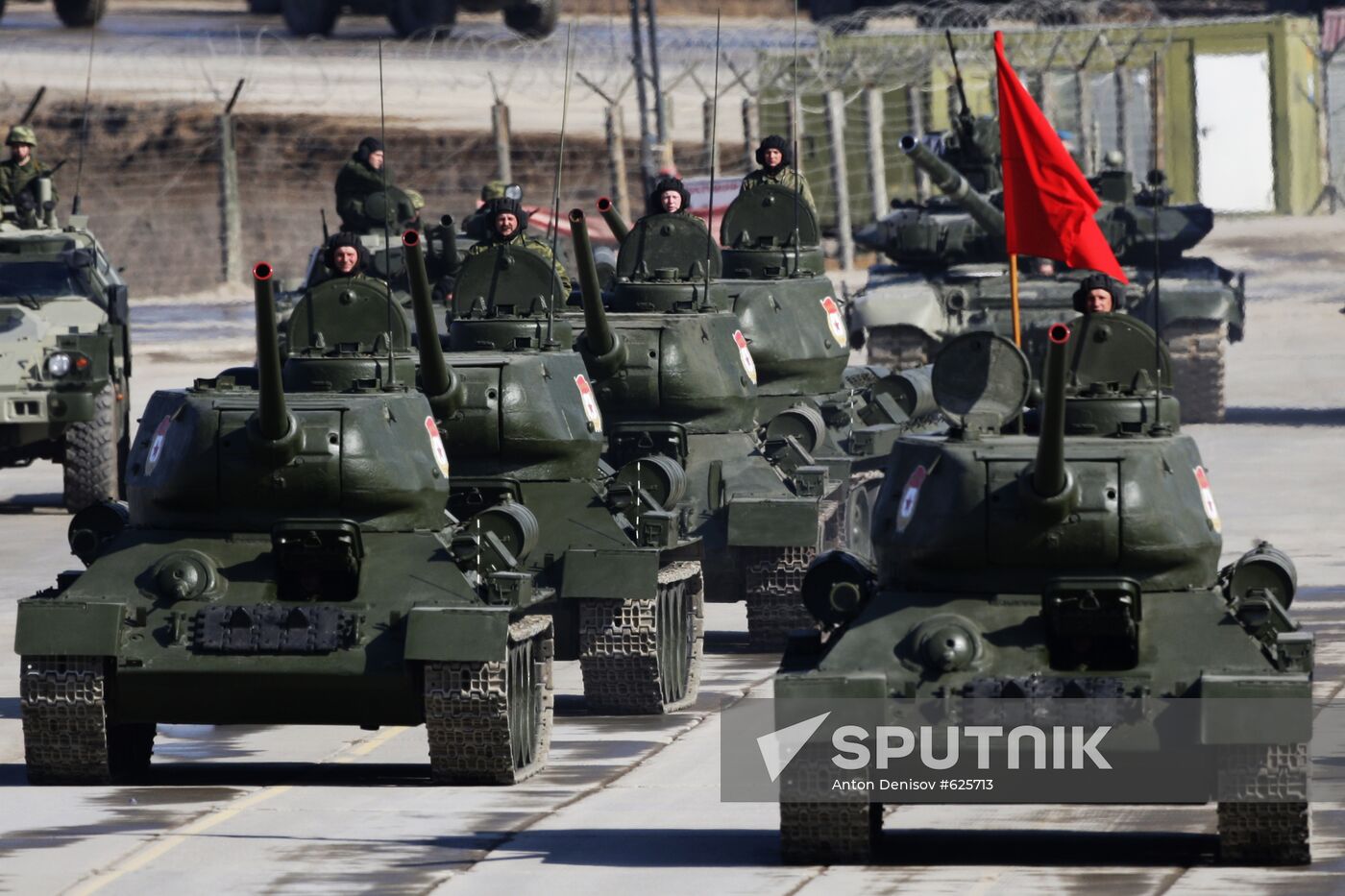 T-34/85 tanks