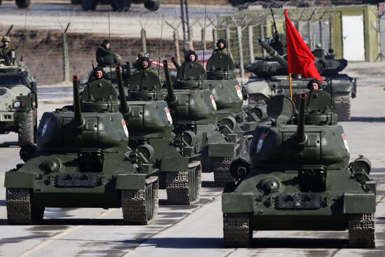 T-34/85 tanks