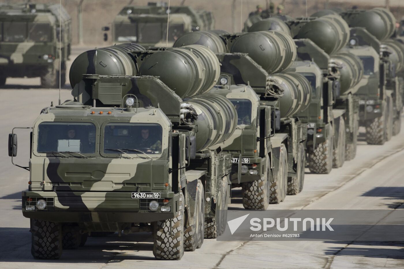 S-400 anti-aircraft missile system launchers