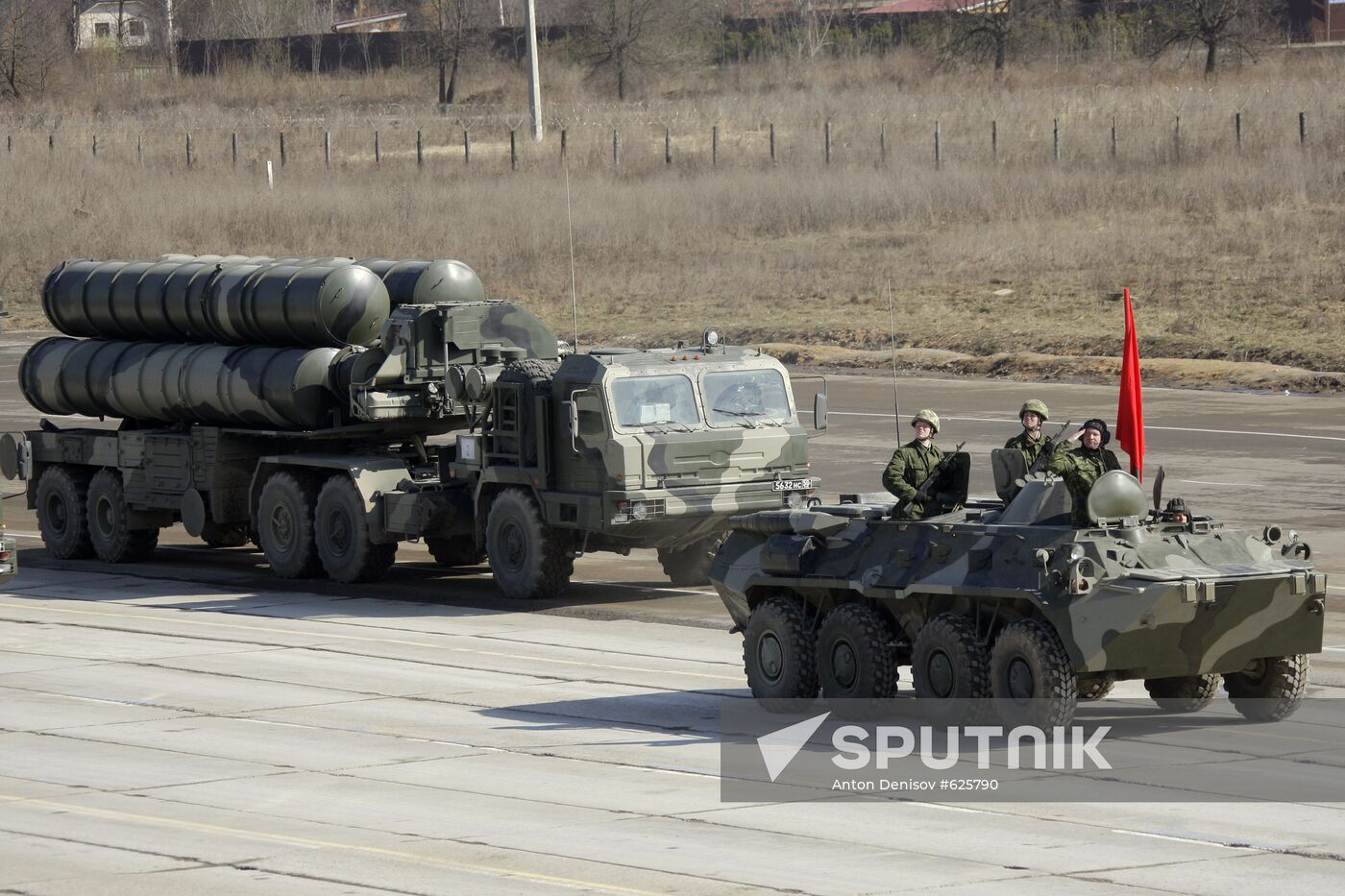 S-400 anti-aircraft missile system launcher