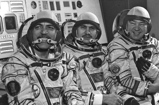 Soyuz T-11 space crew members