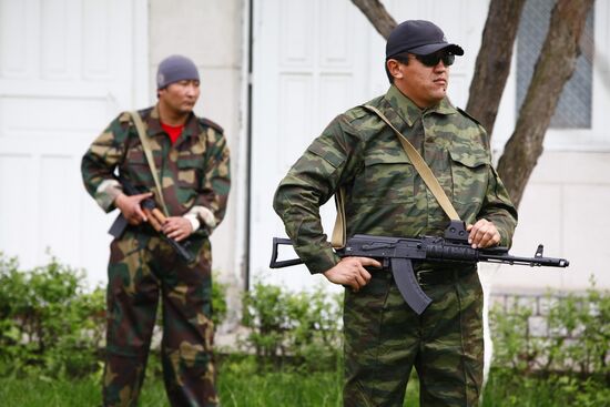 Kyrgyz President Kurmanbek Bakiyev's security guards